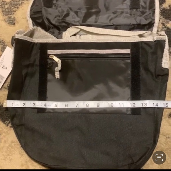 Hello Kitty Messenger Bag - Picture 6 of 9